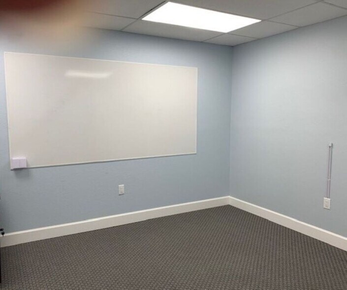 107-109 W Commercial St, Sanford, FL à louer - Photo de l’immeuble – Image 2 sur 7