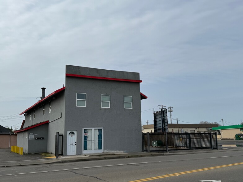 104 E Lodi Ave, Lodi, CA à vendre - Photo de l’immeuble – Image 1 sur 75