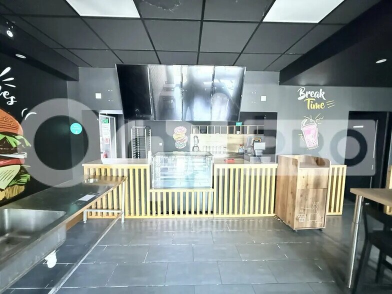 Local commercial dans Le Havre à louer - Photo intérieure – Image 2 sur 9