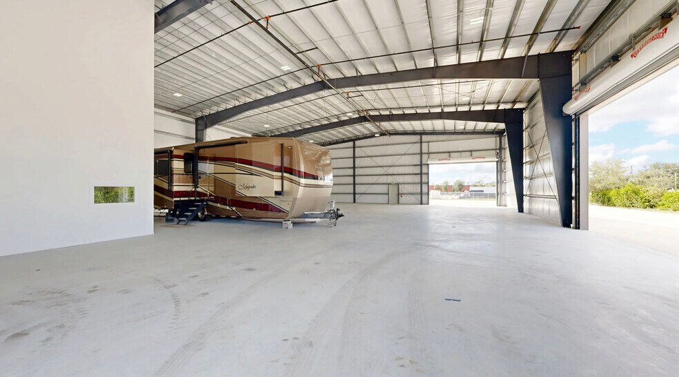 10160 Mallory East Pky, Saint James City, FL à vendre - Numérisation 3D Matterport – Image 3 sur 31