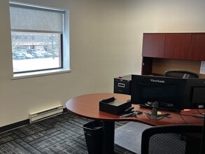 2191 Thurston Dr, Ottawa, ON à louer Photo intérieure– Image 2 sur 5