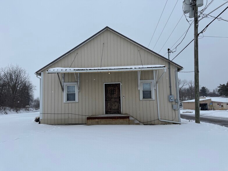 66 Walnut St, Plymouth, OH à vendre - Photo de l’immeuble – Image 3 sur 13