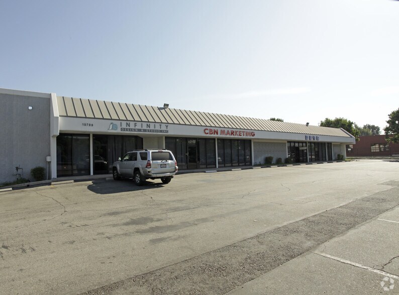 15737-15743 E Valley Blvd, City of Industry, CA à louer - Photo de l’immeuble – Image 2 sur 3