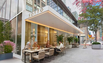 246 Spring St, New York, NY à louer Photo de l’immeuble– Image 1 sur 18