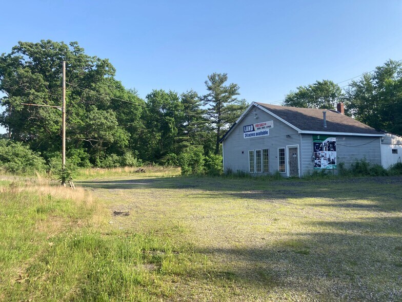 128 Worcester Providence Tpke, Millbury, MA à vendre - Photo de l’immeuble – Image 2 sur 2