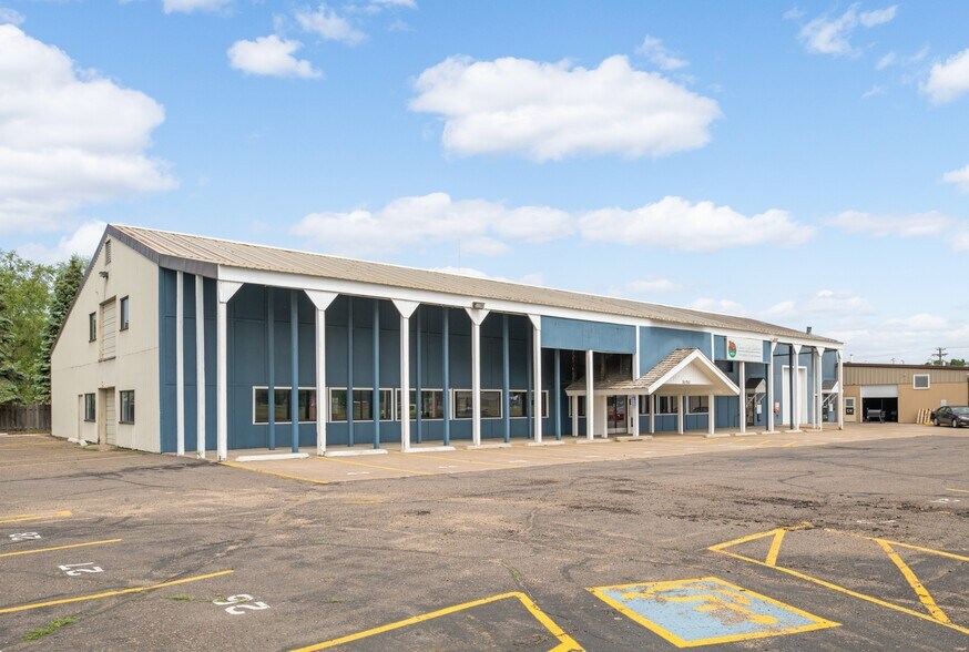 3050 Coon Rapids Blvd NW, Coon Rapids, MN à vendre - Photo de l’immeuble – Image 2 sur 9