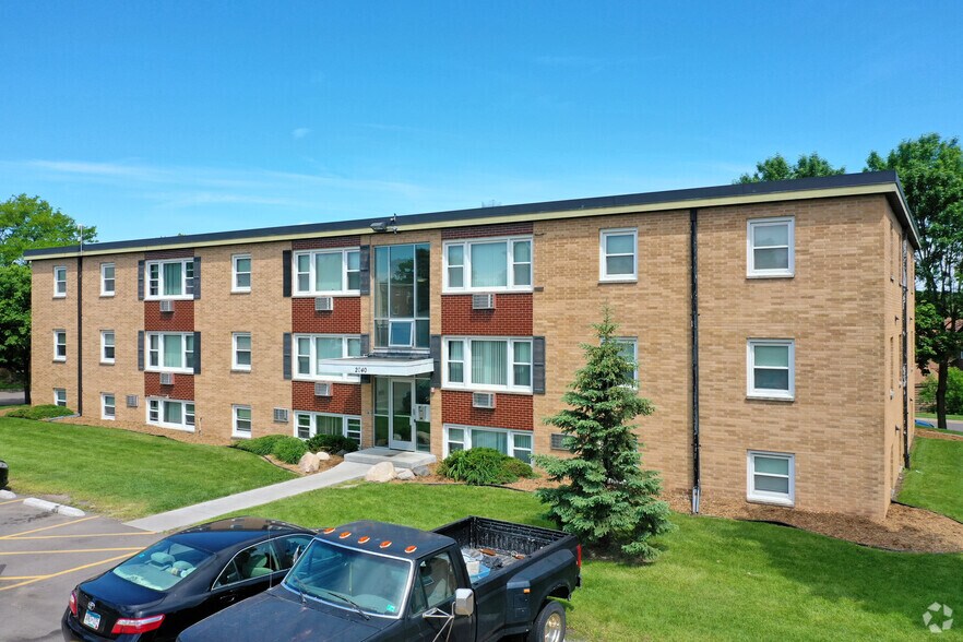 2376 Ariel St N, Saint Paul, MN à vendre - Photo de l’immeuble – Image 3 sur 12