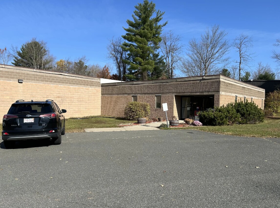 6 Westview Rd, Pittsfield, MA à louer Photo principale– Image 1 sur 6