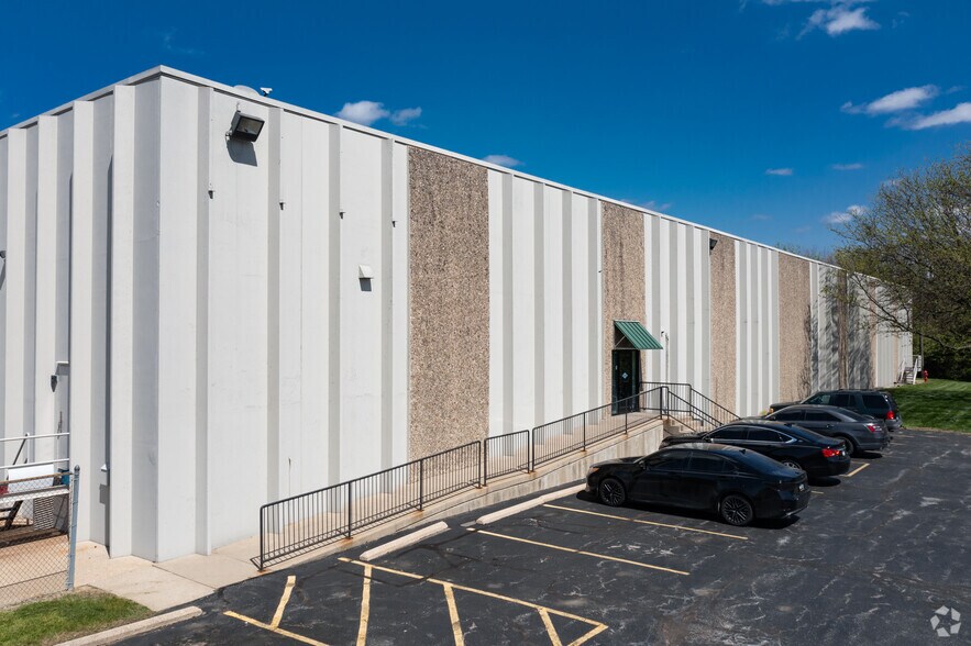 7090 Industrial Rd, Florence, KY à louer - Photo de l’immeuble – Image 1 sur 4