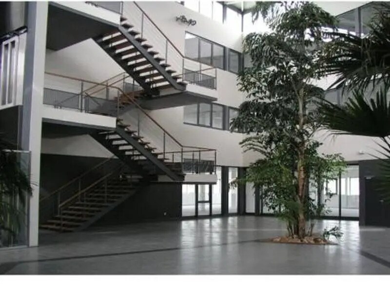 Bureau dans Isneauville à louer - Photo de l’immeuble – Image 2 sur 4