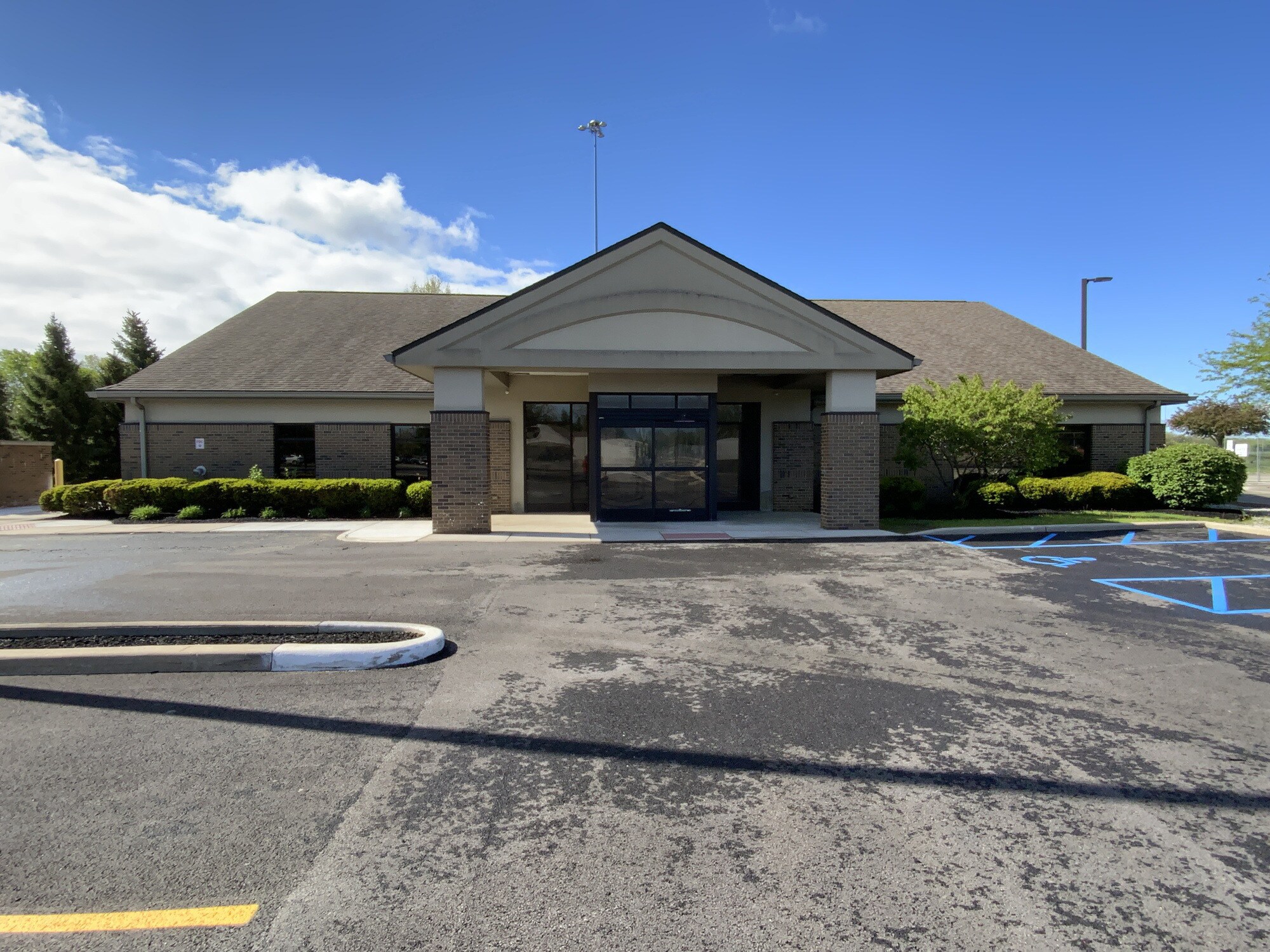 5871 Monclova Rd, Maumee, OH à louer Photo principale– Image 1 sur 5