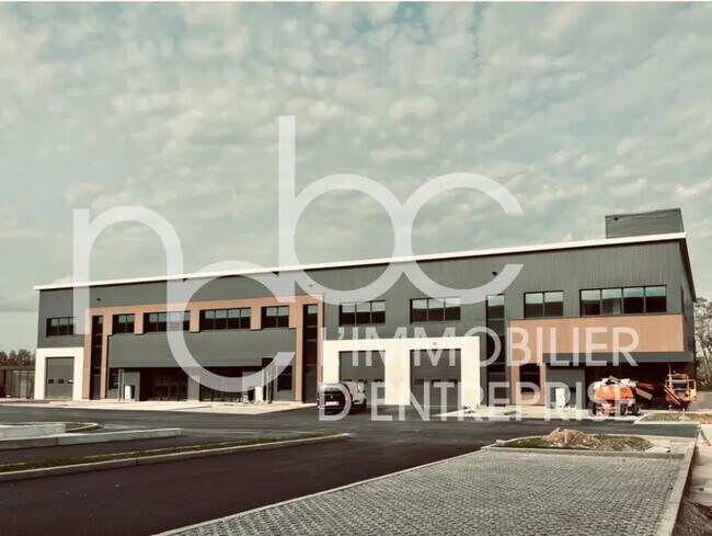 Plus de détails pour Local d'activités à louer