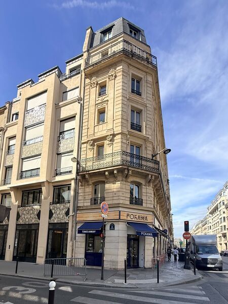 31 Rue De Châteaudun, Paris à louer Photo de l’immeuble– Image 1 sur 8
