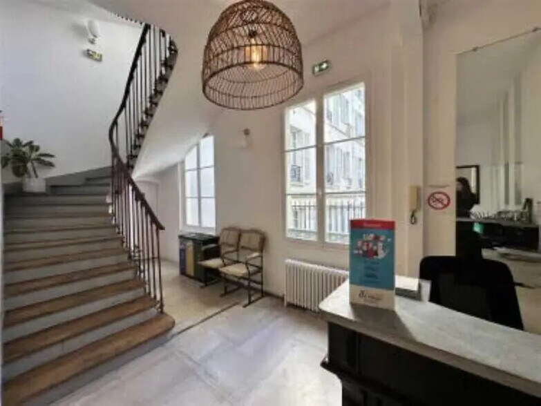 Bureau dans Paris à louer - Hall d’entrée – Image 2 sur 9