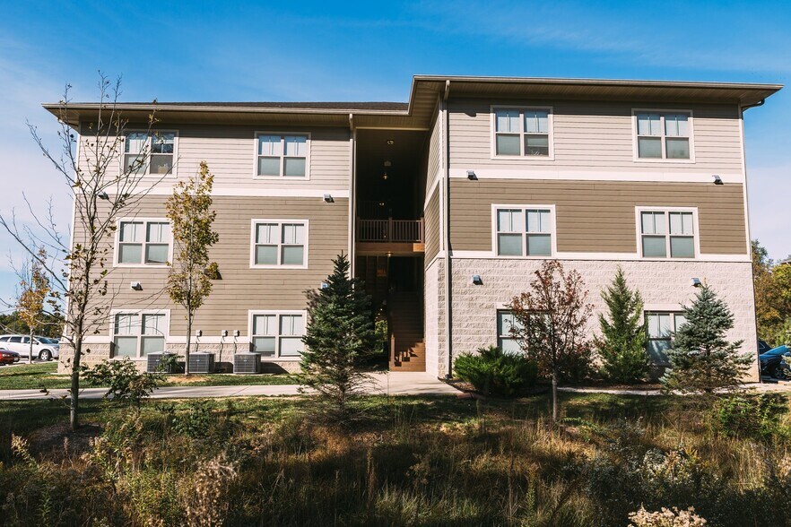 820 Elm St, Godfrey, IL à vendre - Photo de l’immeuble – Image 2 sur 7