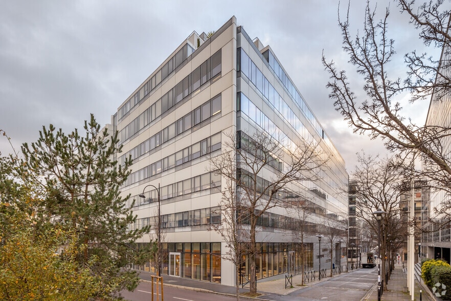 1 Place Louis Renault, Rueil-Malmaison à louer - Photo de l’immeuble – Image 2 sur 14