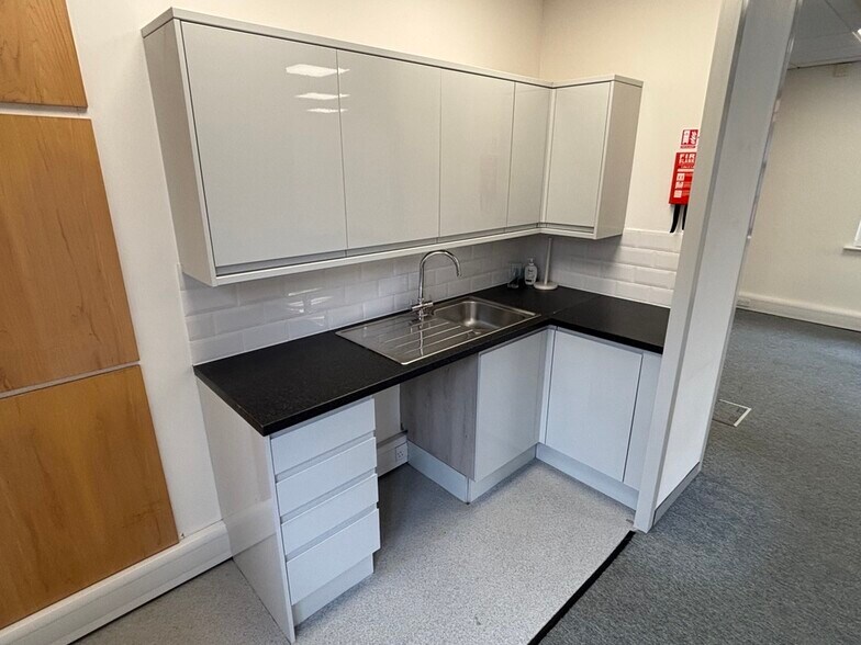 Liston Road, Marlow à louer - Photo de l’immeuble – Image 2 sur 2