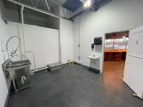 6125 N 2nd St, Loves Park, IL à louer Photo intérieure– Image 2 sur 3