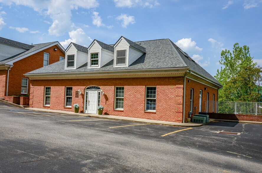 1 & 13 Courtney Dr, Charleston, WV à vendre - Photo de l’immeuble – Image 3 sur 16