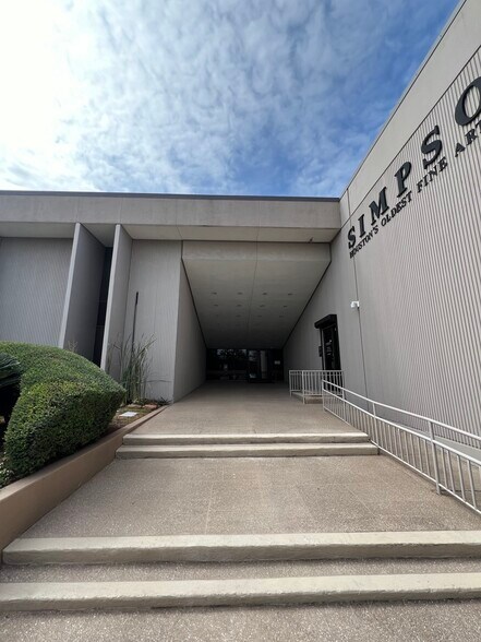 6116 Skyline Dr, Houston, TX à louer - Photo de l’immeuble – Image 2 sur 6