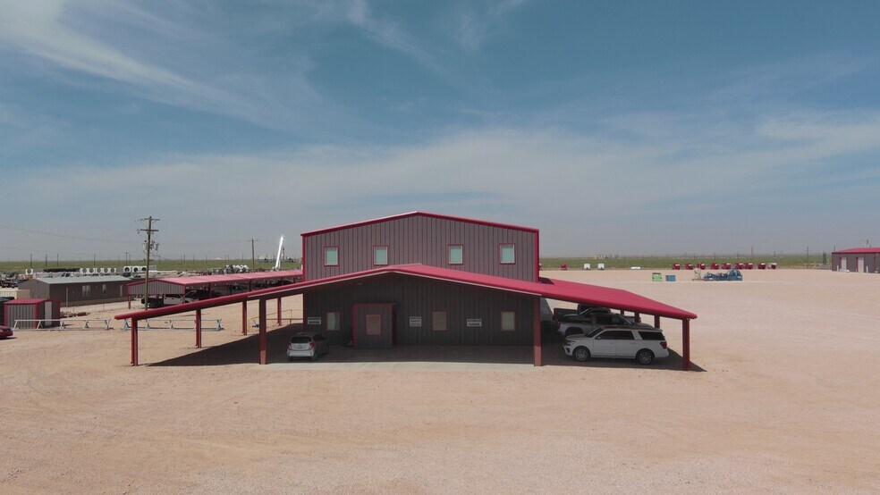 8211 E County Road 62, Midland, TX à vendre - Photo de l’immeuble – Image 2 sur 84