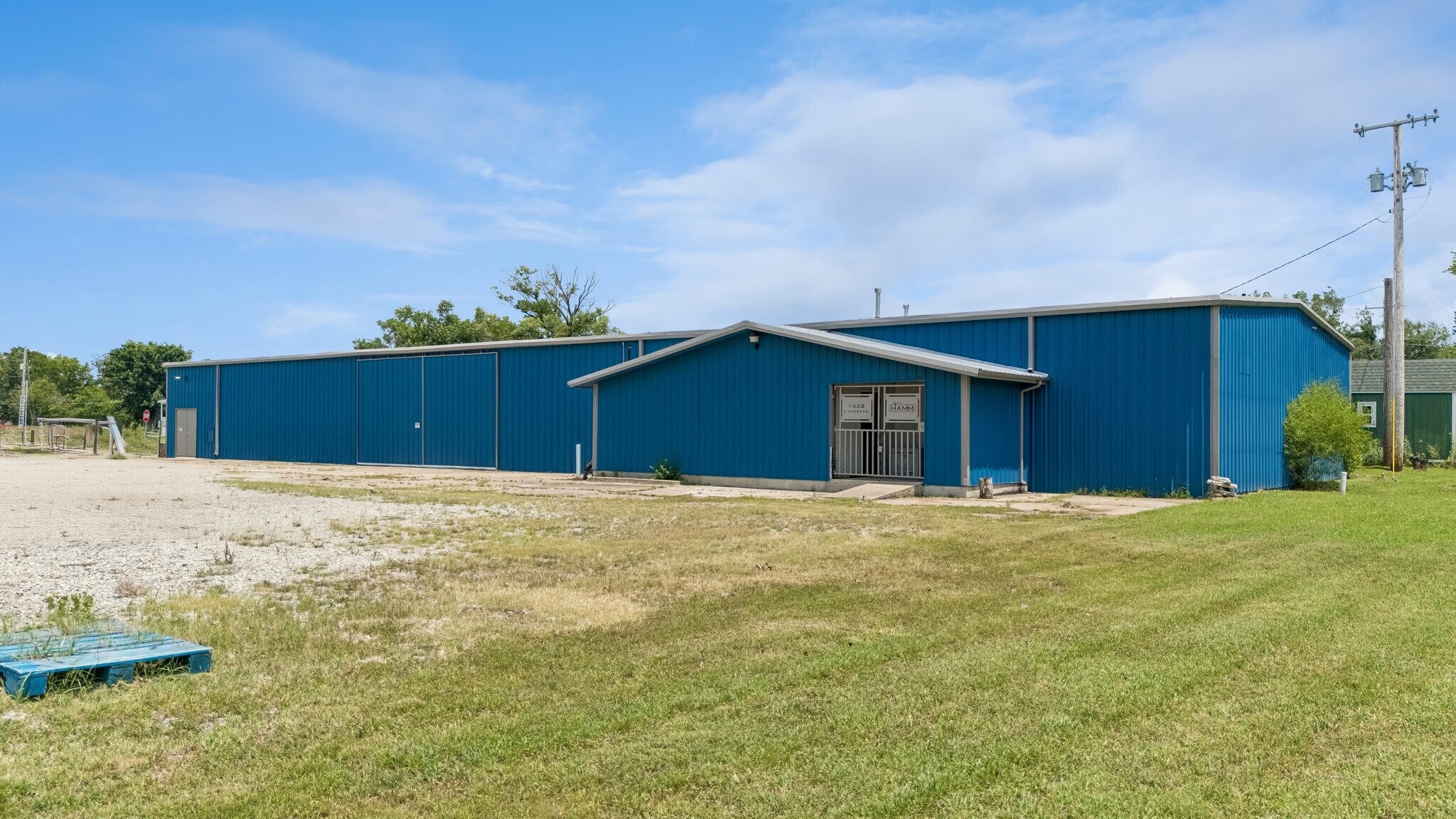 1422 E Fairview Ave, Nowata, OK à vendre Photo de l’immeuble– Image 1 sur 33