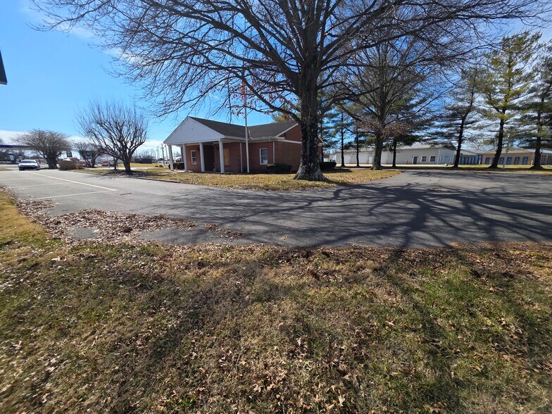 10 Merritt St, Lucasville, OH à louer - Photo de l’immeuble – Image 2 sur 11