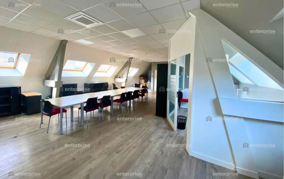 Bureau dans Beauvais à louer - Photo de l’immeuble – Image 2 sur 8