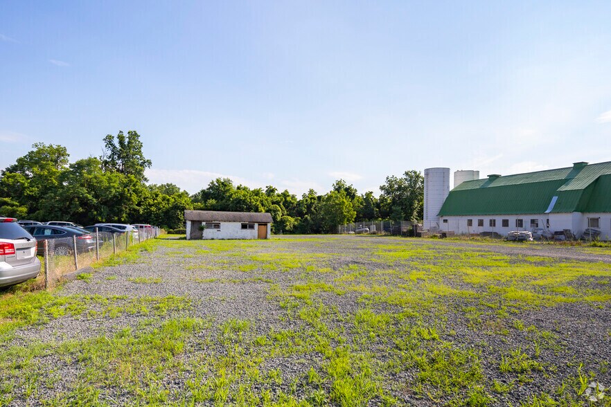 14800 Thompson Rd, Chantilly, VA à louer - Photo de l’immeuble – Image 2 sur 21