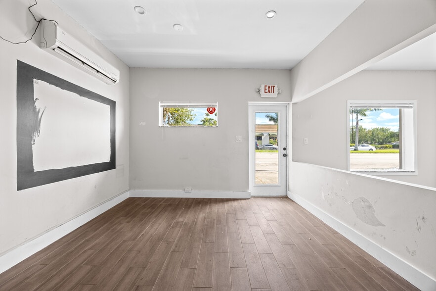 4151 W Hallandale Beach Blvd, West Park, FL à louer - Photo de l’immeuble – Image 3 sur 18