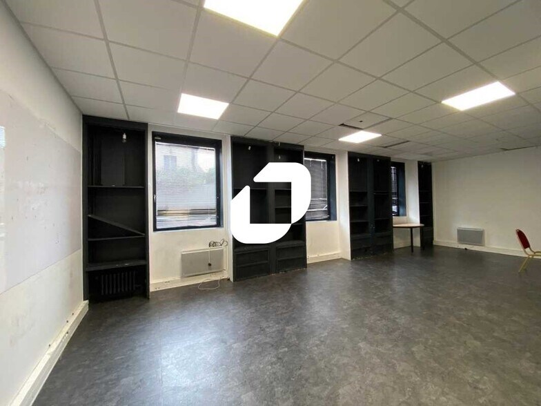 Bureau dans Saint-Denis à louer - Photo intérieure – Image 2 sur 8