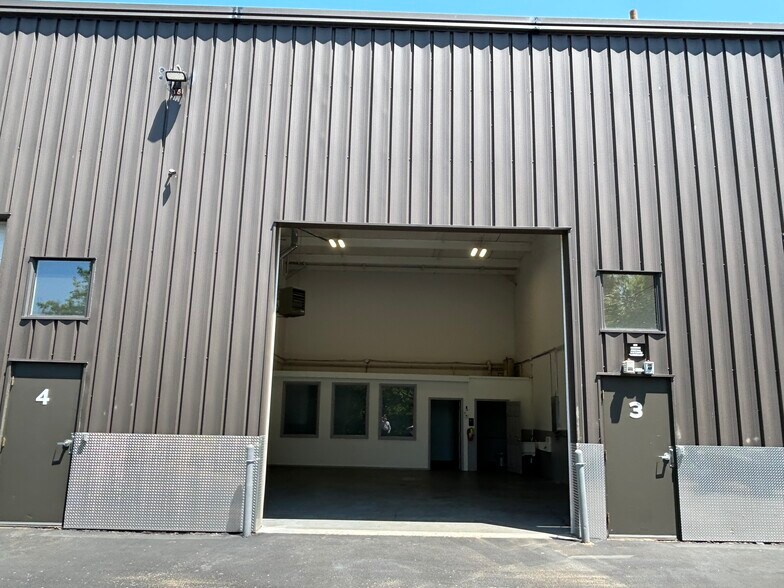 27 Kondelin Rd, Gloucester, MA à louer - Photo de l’immeuble – Image 3 sur 10