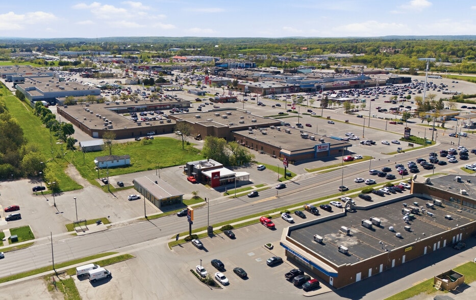 350 N Front St, Belleville, ON à vendre - Aérien – Image 2 sur 10