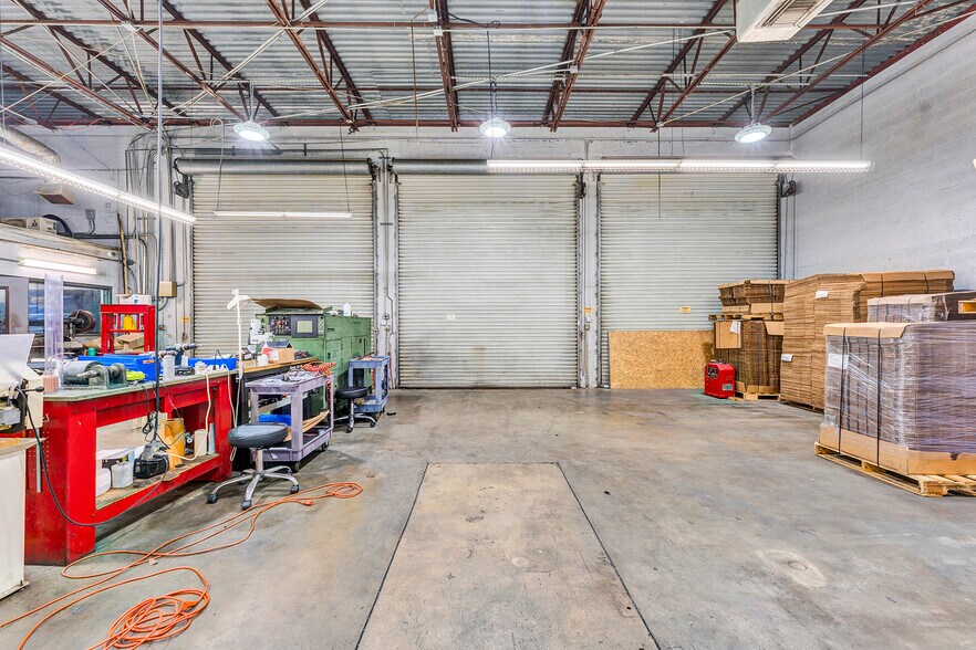 4790 NW 157th St portefeuille de 3 biens à vendre sur LoopNet.fr - Photo de l’immeuble – Image 3 sur 84