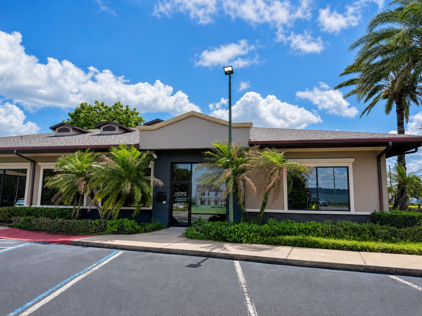6211 Edgewater Dr, Orlando, FL à louer Photo de l’immeuble– Image 1 sur 8