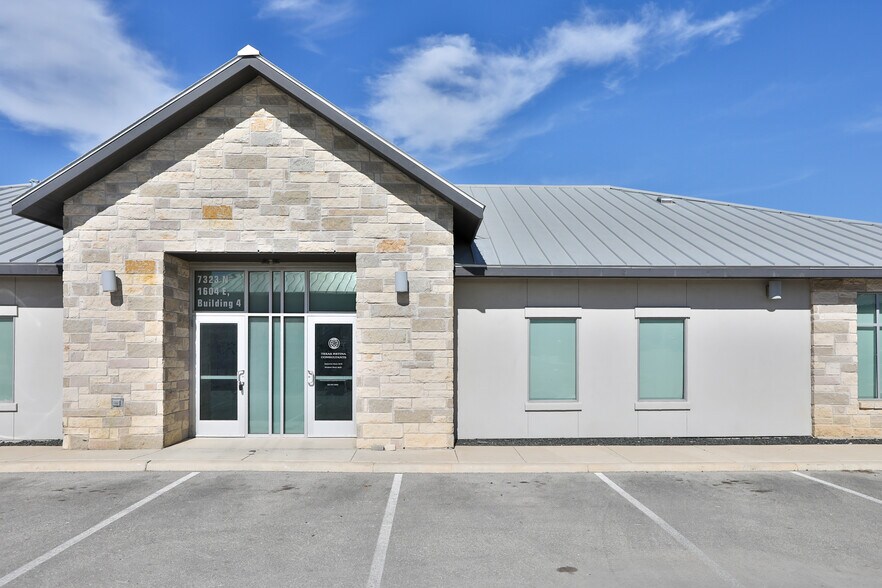 7323 N Loop 1604 E, San Antonio, TX à louer - Photo principale – Image 1 sur 7