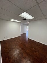 3205 Ocean Park Blvd, Santa Monica, CA à louer Photo intérieure– Image 2 sur 11