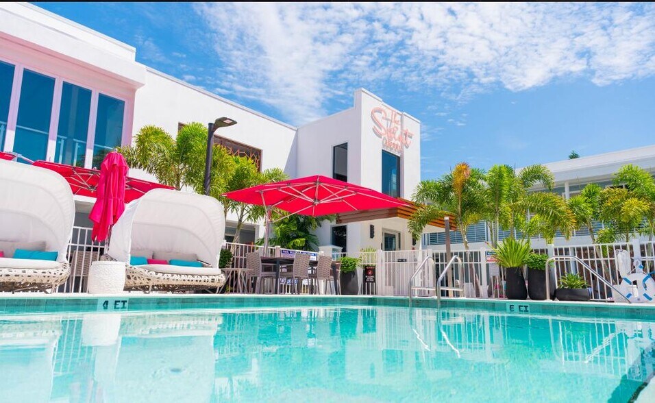 72nd Ave, Saint Pete Beach, FL à vendre - Photo de l’immeuble – Image 3 sur 12