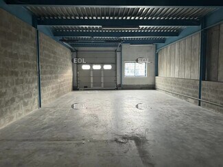 Plus de détails pour Local d'activités à louer