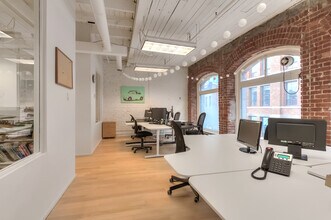 296 Rue Saint-Paul O, Montréal, QC à louer Photo intérieure– Image 2 sur 35