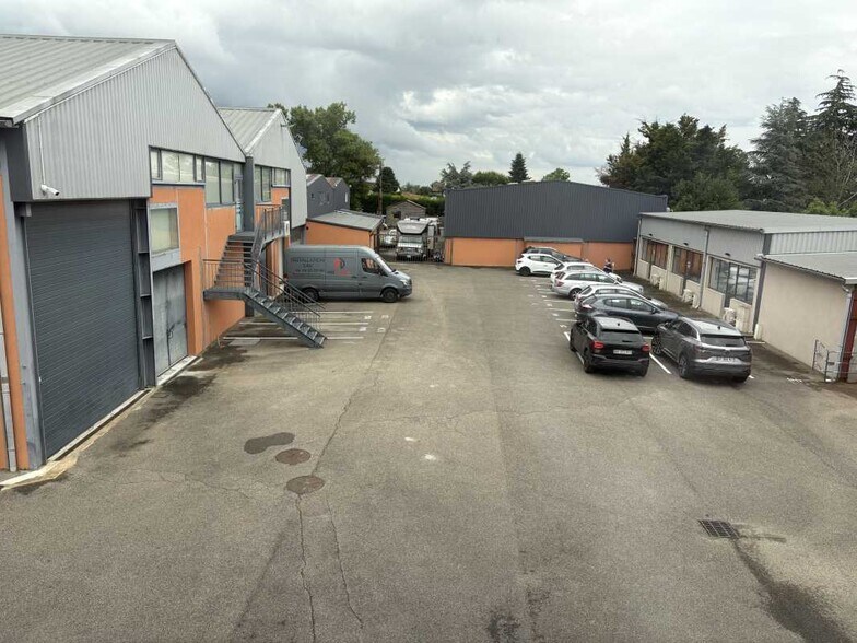 Bureau dans Craponne à vendre - Photo de l’immeuble – Image 1 sur 12