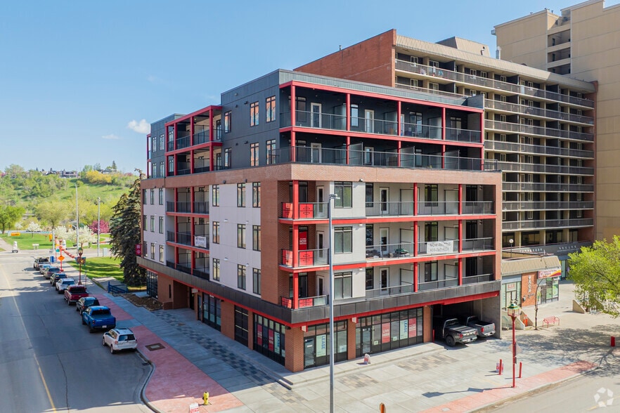 140 2 Av SW, Calgary, AB à louer - Photo principale – Image 2 sur 3