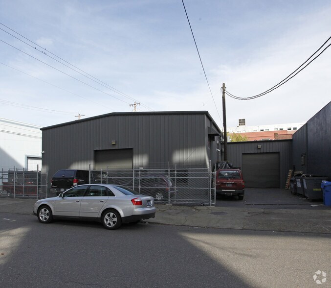 1627 NW Savier St, Portland, OR à louer - Photo de l’immeuble – Image 2 sur 2