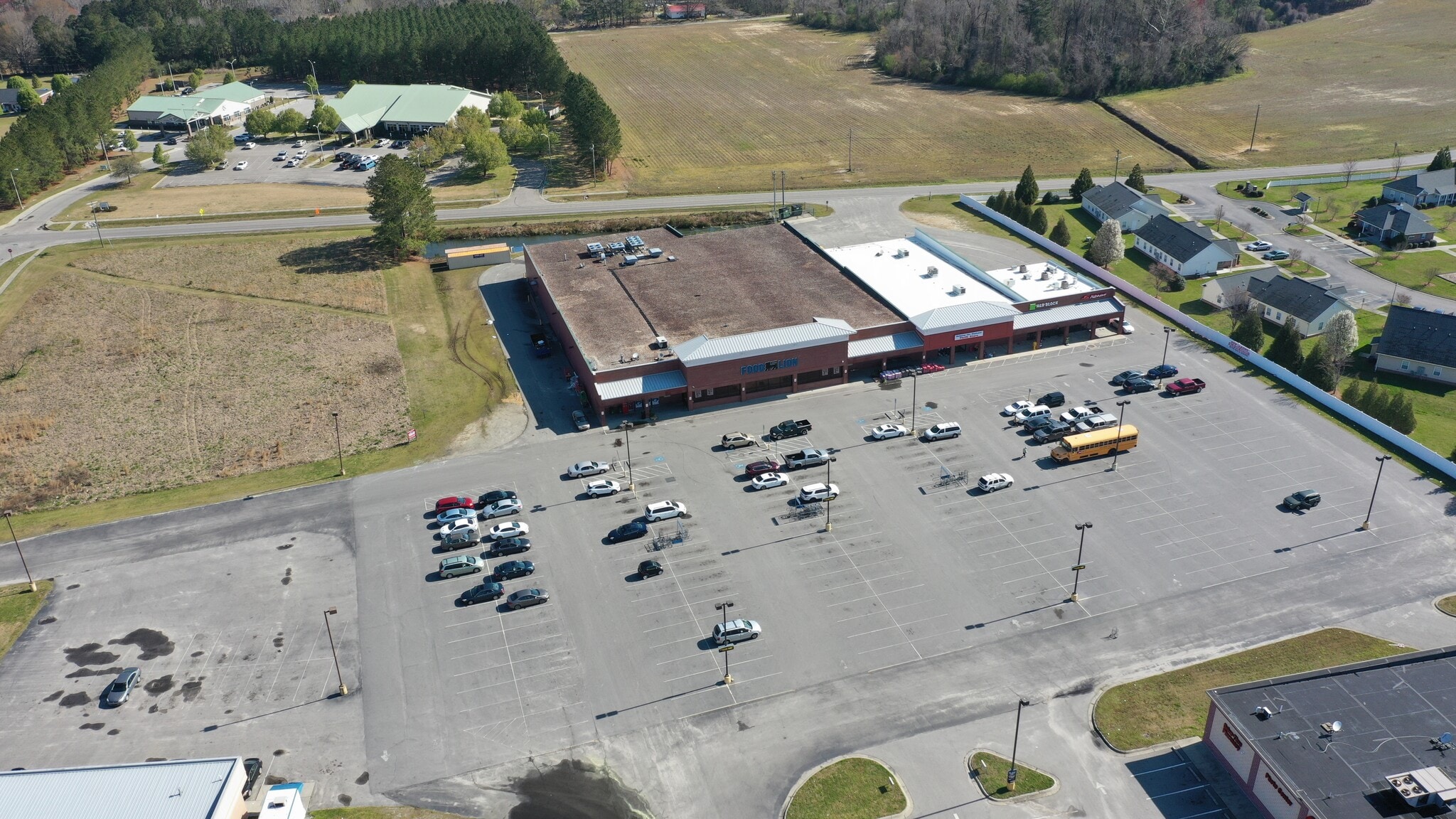 805 E 4th Ave, Red Springs, NC à louer Photo intérieure– Image 1 sur 1