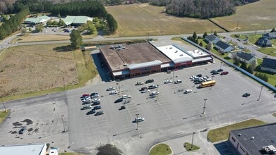 805 E 4th Ave, Red Springs, NC à louer Photo intérieure– Image 1 sur 1