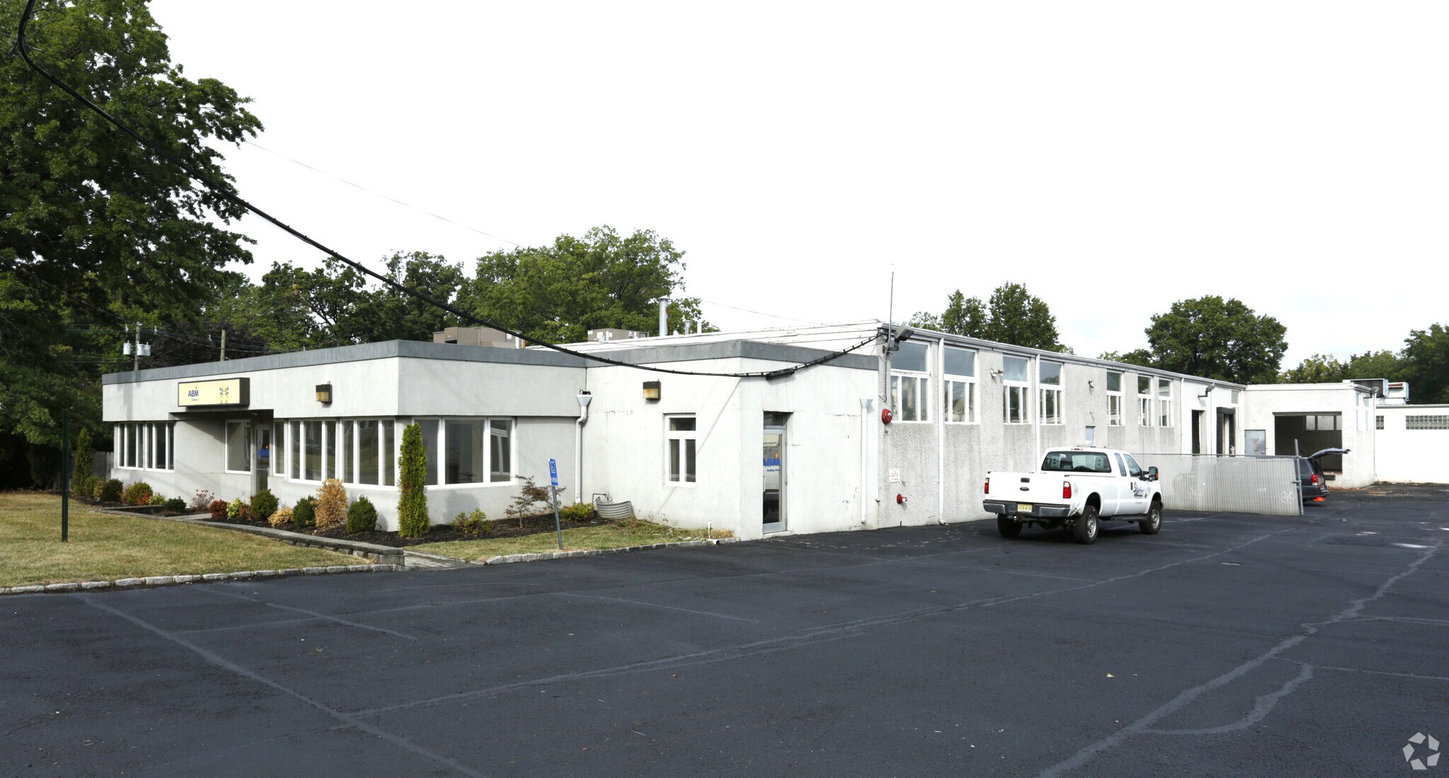 708 Colfax Ave, Kenilworth, NJ à louer Photo principale– Image 1 sur 3
