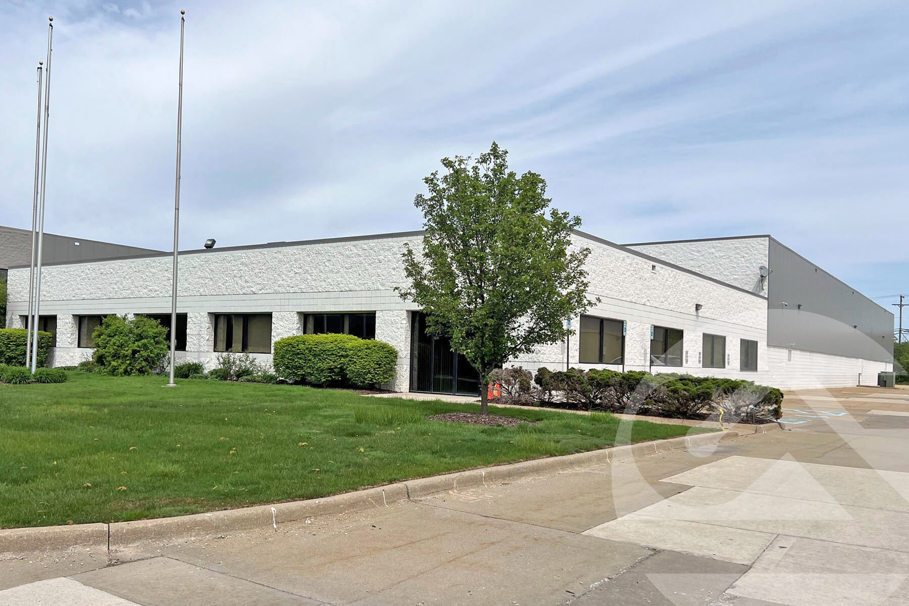 33472 Sterling Ponds Blvd, Sterling Heights, MI à louer Photo de l’immeuble– Image 1 sur 4