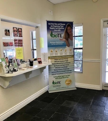 114 E Bloomingdale Ave, Brandon, FL à louer Photo intérieure– Image 1 sur 5