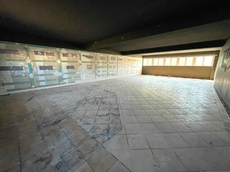 Bureau dans CANNES-LA-BOCCA à louer - Photo de l’immeuble – Image 2 sur 4