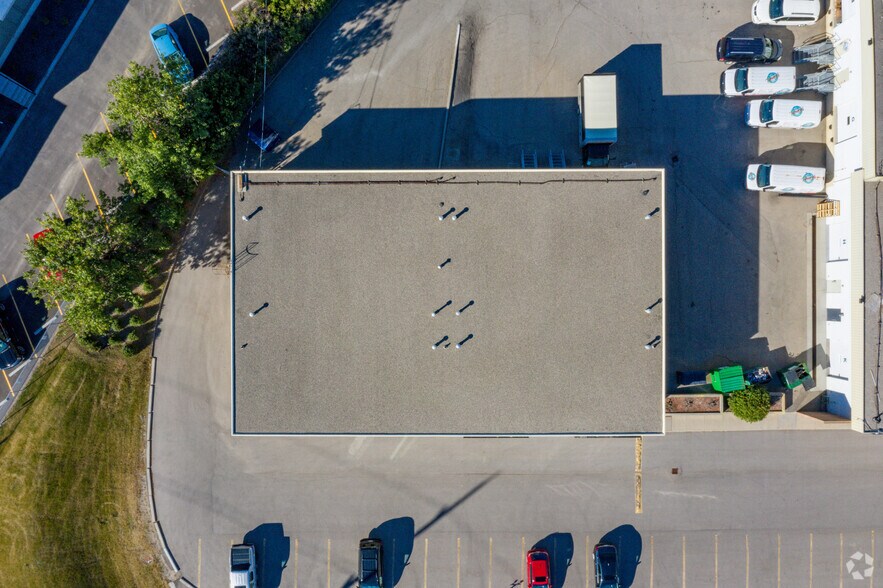 421-427 Forge Rd SE, Calgary, AB à louer - Aérien – Image 3 sur 9